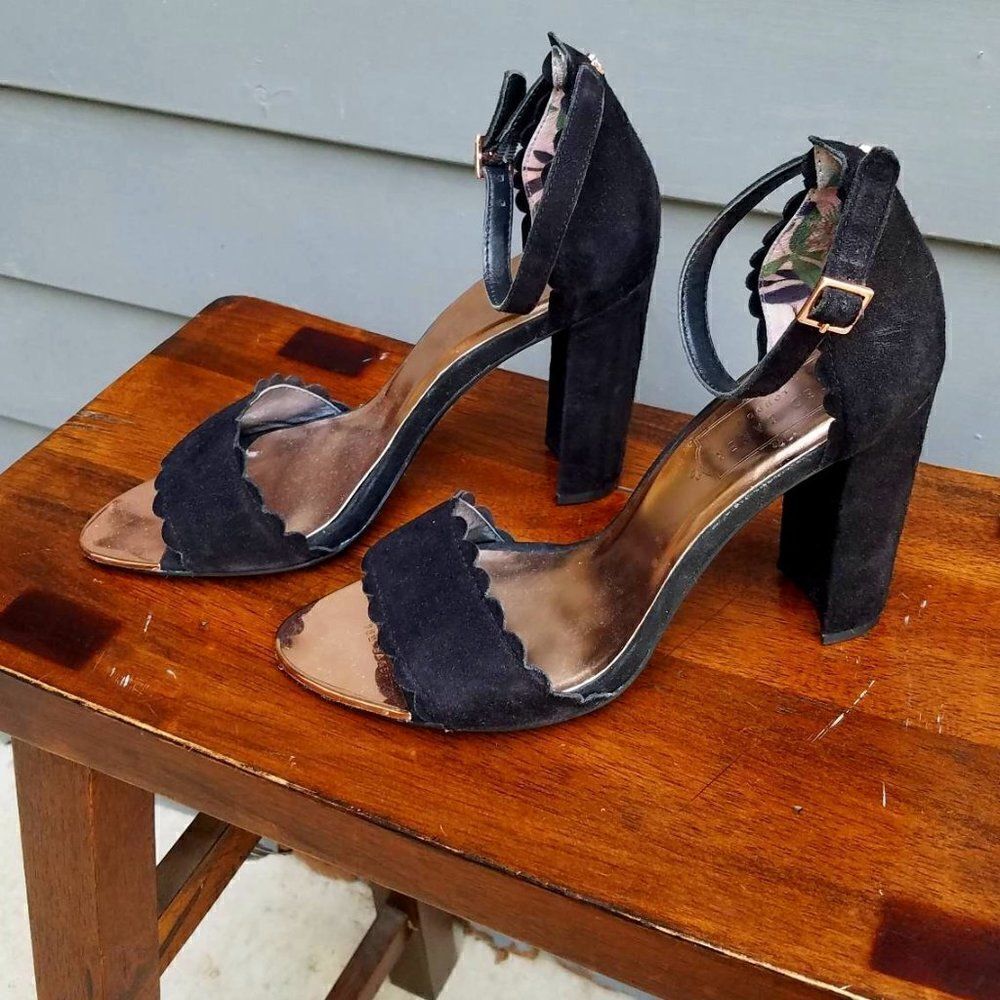 Ted Baker Black Suede Raidha Scallop Heel Sandal size 37.5